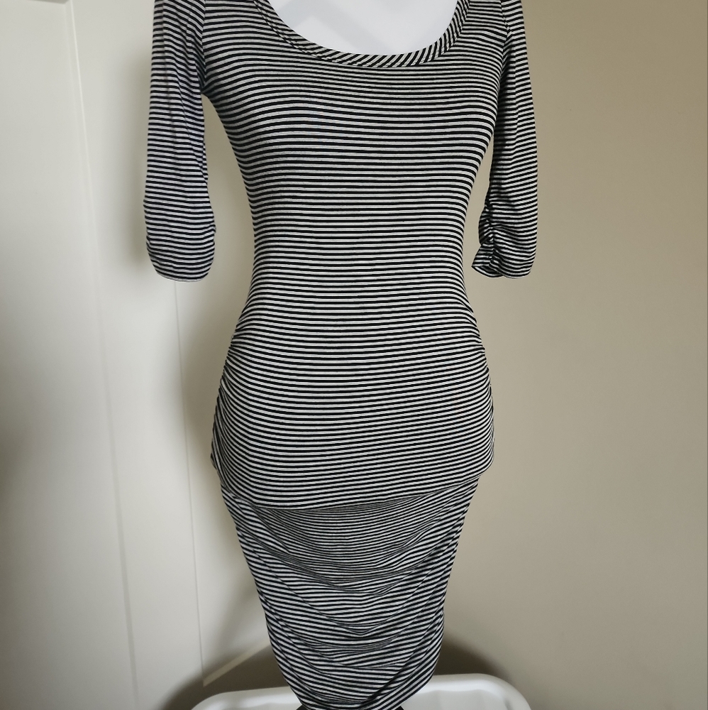 Women's Guess Los Angelos Midi Striped Dress Small Grey Black